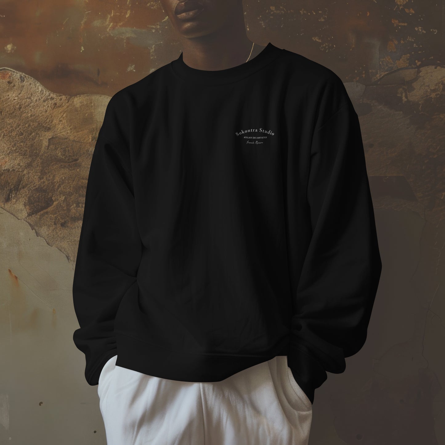 Sweatshirt Noir - Atelier des artistes by Sokontra Studio