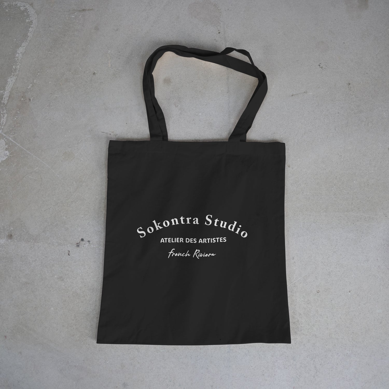 Tote Bag Bio Noir - Atelier des artistes by Sokontra Studio